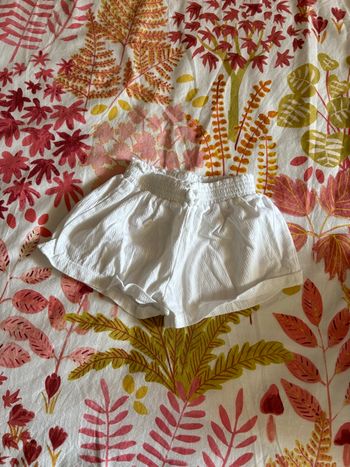 Short fille