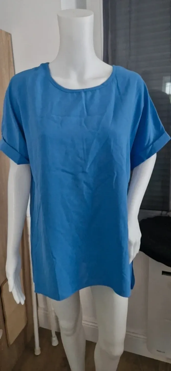 Magnifique haut bleu taille XL shein