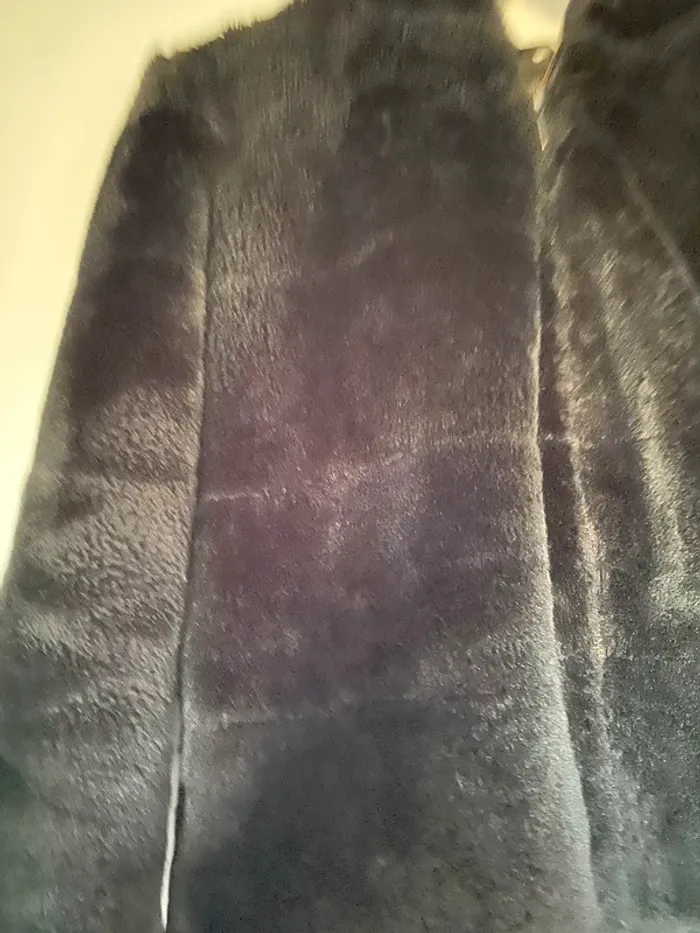 Manteau fausse fourrure - photo numéro 2