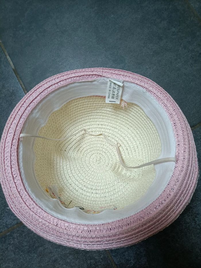 Chapeau avec cordon - photo numéro 2