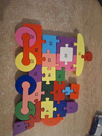 Puzzle train alphabet et chiffre