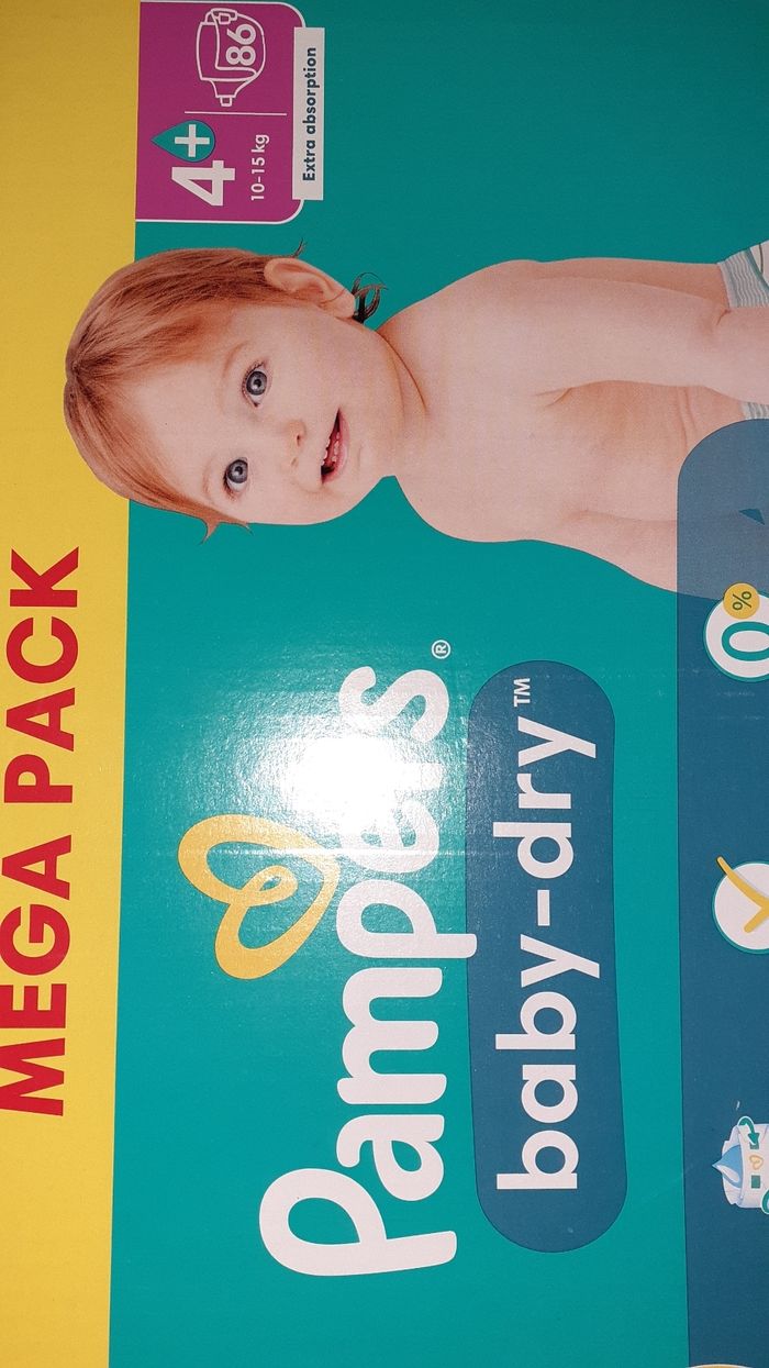 86 couches Pampers 4+