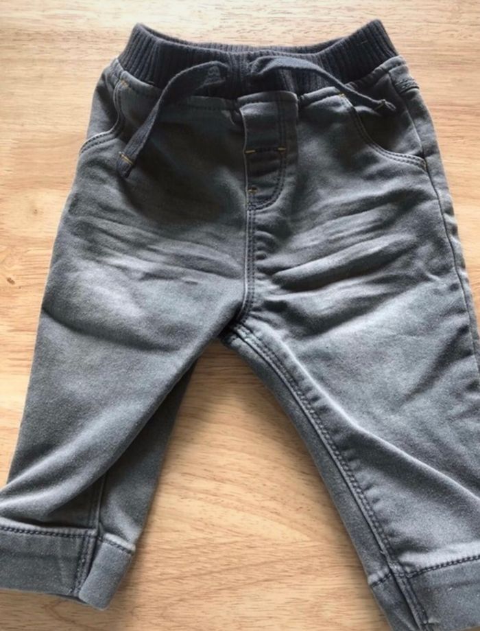 Lot 5 pantalons 9 mois - photo numéro 8