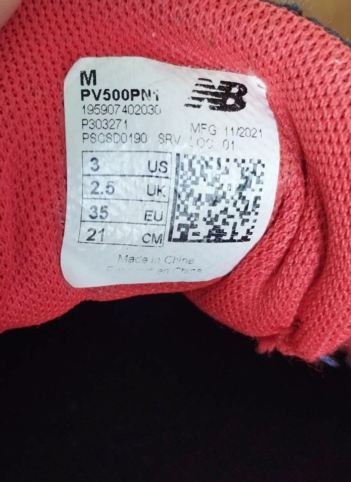 Baskets New Balance marine pointure 35 - photo numéro 7