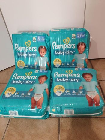 156 couches Pampers baby-dry taille 5