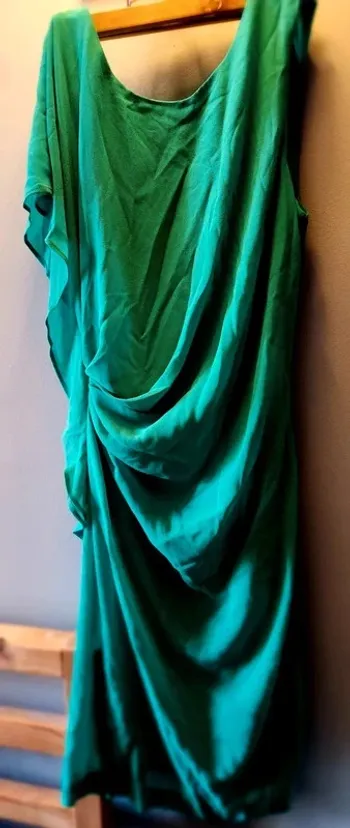 Robe asymétrique drapée verte Naf Naf