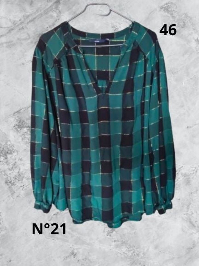 N°21 Blouse verte/noir T46. Kiabi.