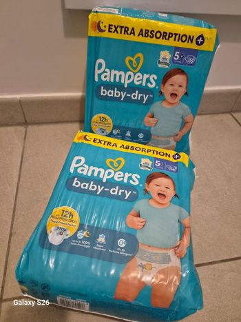 Couches Pampers taille 5+