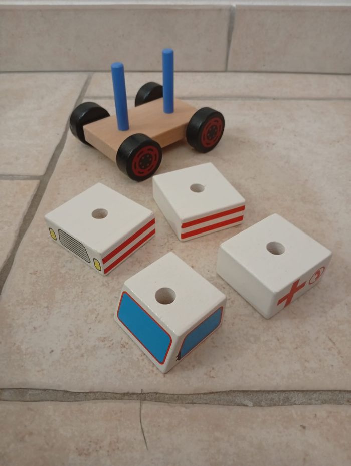 Véhicules en bois démontables - photo numéro 2