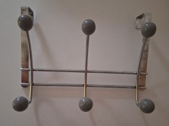 Porte-manteau pour haut de porte à 3 emplacements