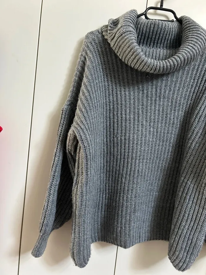 Pull col roulé gris - photo numéro 4