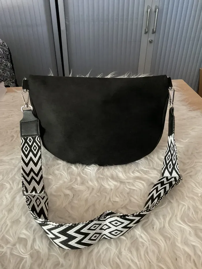 Sac banane en peau de pêche neuve - photo numéro 3