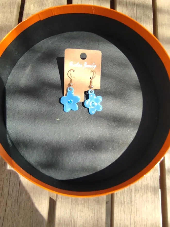 Boucles d'oreilles fantaisie - photo numéro 2