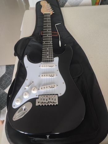 Guitare électrique pour gaucher