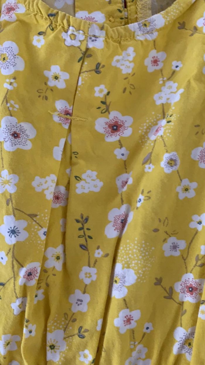 Robe jaune fleurie kiabi 18 mois - photo numéro 2