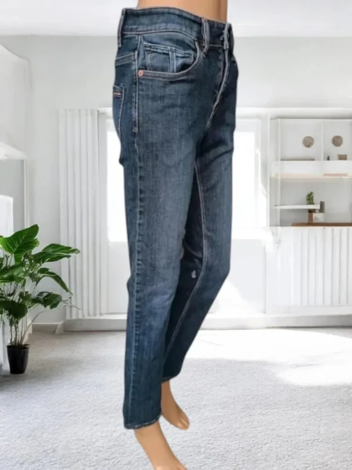 Jean Volcom ,coupe straight ,taille mi-haute ,texture stretch - photo numéro 2