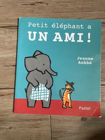 Livre Petit éléphant à un ami. Bon état.