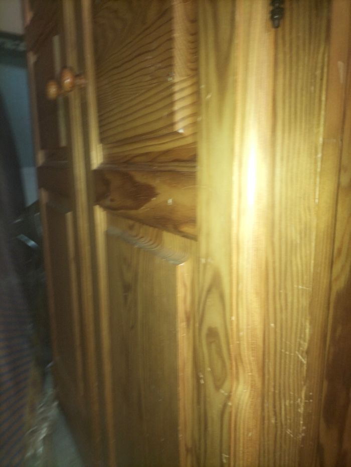 Vend armoire en pin massif bois clair - photo numéro 5