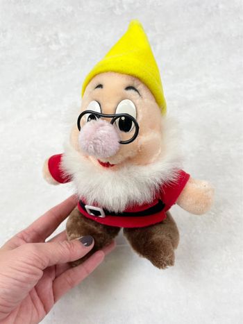 Peluche Disney Hasbro blanche neige nain Prof
