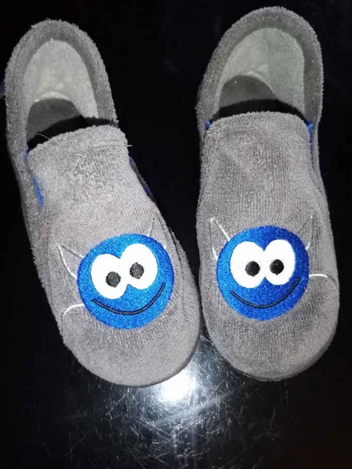 Pantoufle isotoner 28