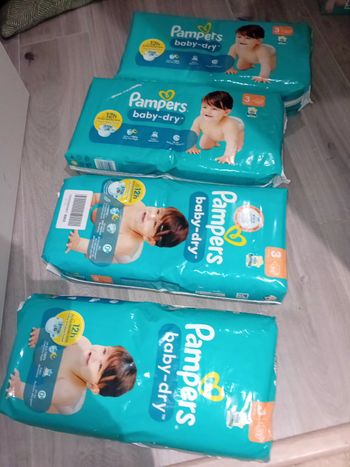 Couches pampers taille 3