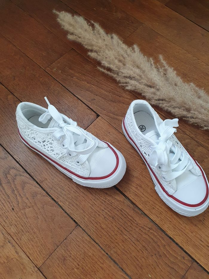 Baskets basses blanches Dentelle Pointure 32 - photo numéro 3
