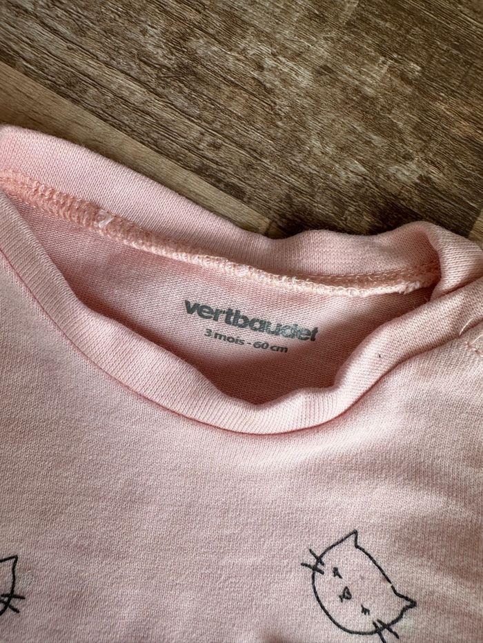 - Ensemble Vertbaudet - 3 mois  - Très bon état, mini tache - photo numéro 3
