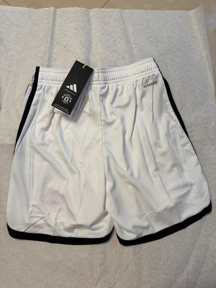 Short de foot Adidas équipe Manchester united avec chaussettes taille 9/10 ans authentique neuf - photo numéro 11