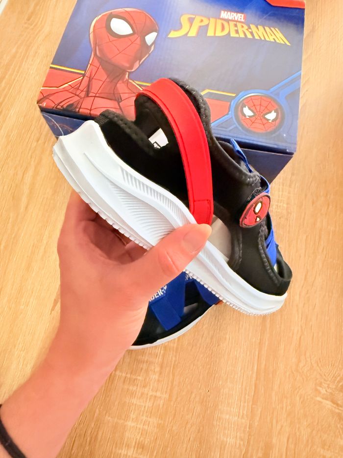 Basket, ouverte, Spiderman - photo numéro 3