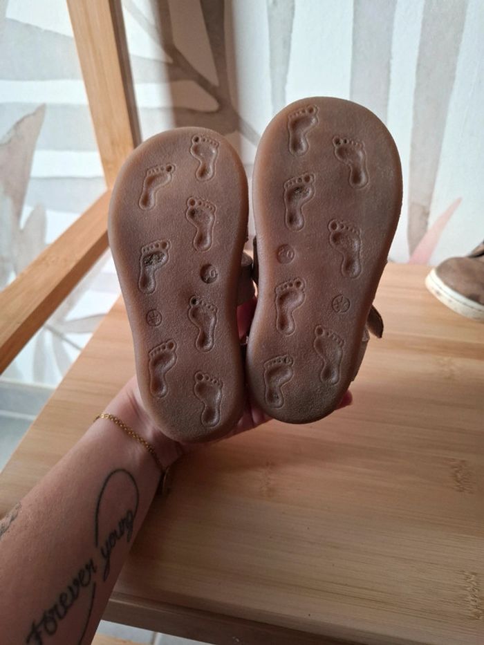 Chaussures sandales taille 20 - photo numéro 3