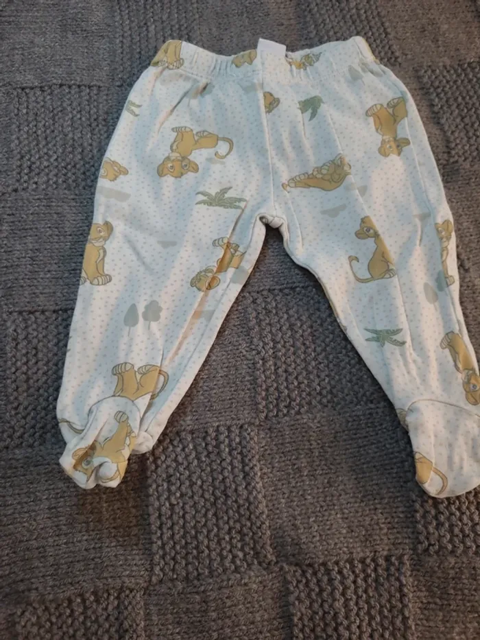 👶Ensemble pyjamas disney taille 6mois-67cm👶 - photo numéro 5