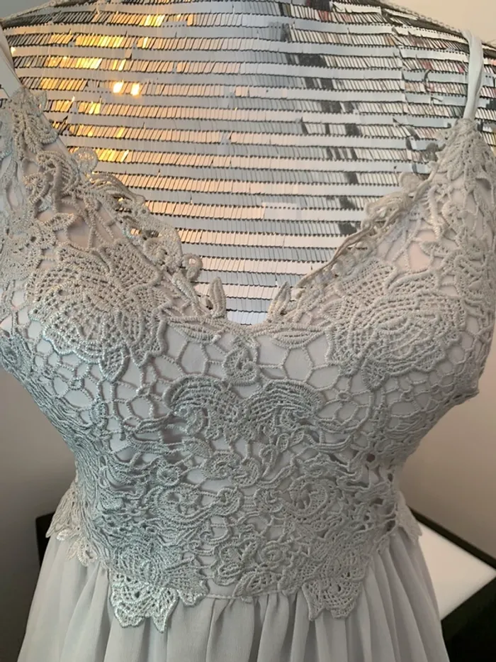 Robe Lipsy taille 38 - photo numéro 2