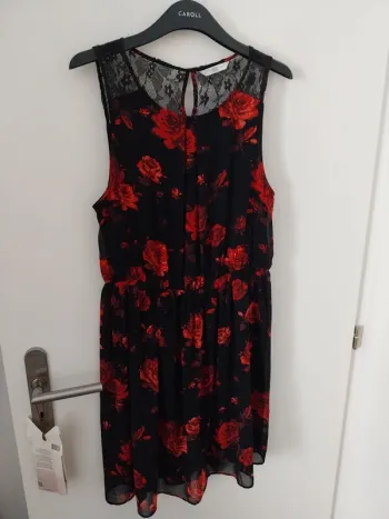 Robe à fleurs sans manche