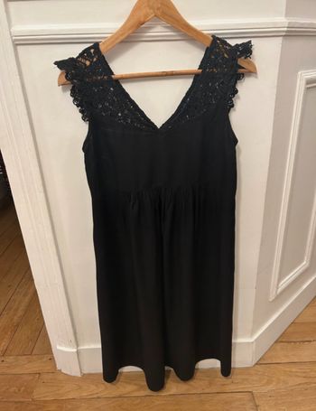 Robe de grossesse noire et dentelle Kiabi