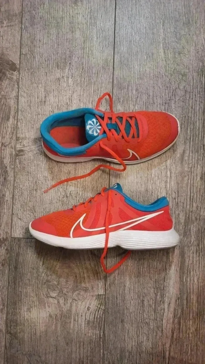 Basket Nike Revolution 4 38.5 - photo numéro 2