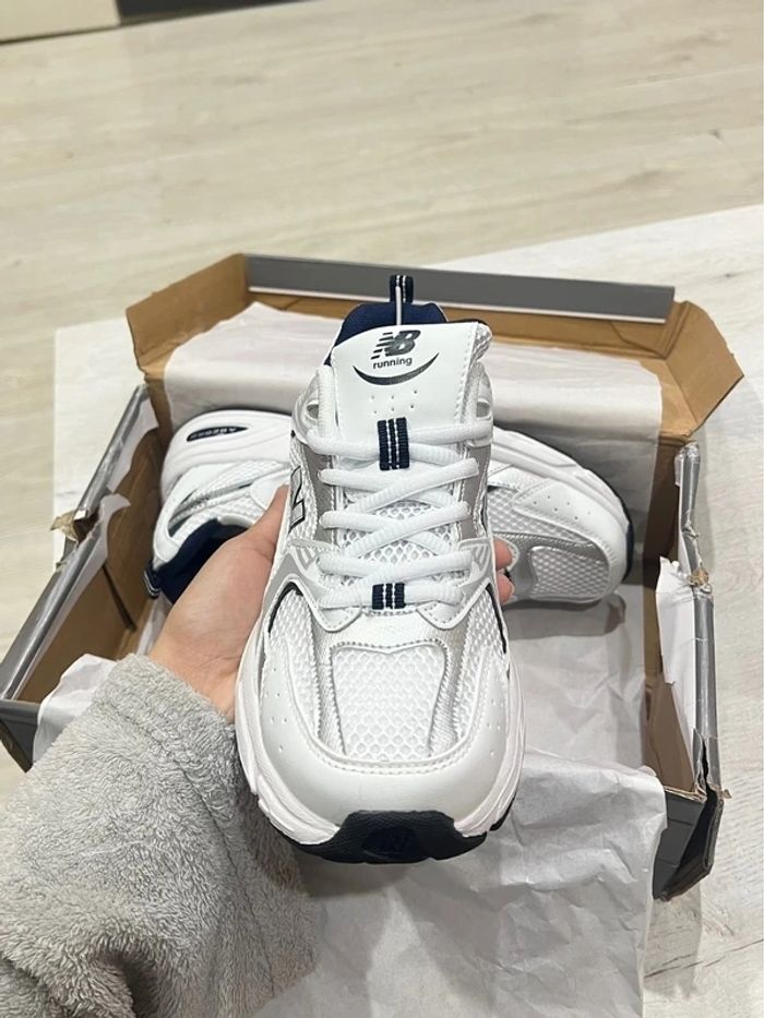 New Balance 530 Taille 44 - photo numéro 2