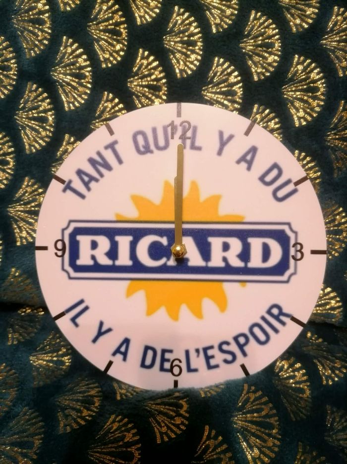 Horloge tant qu'il y a du Ricard il y a de l'espoir