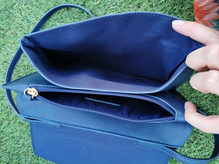 Sac à main chic bandouliere bleu camaïeu très bon état - photo numéro 3