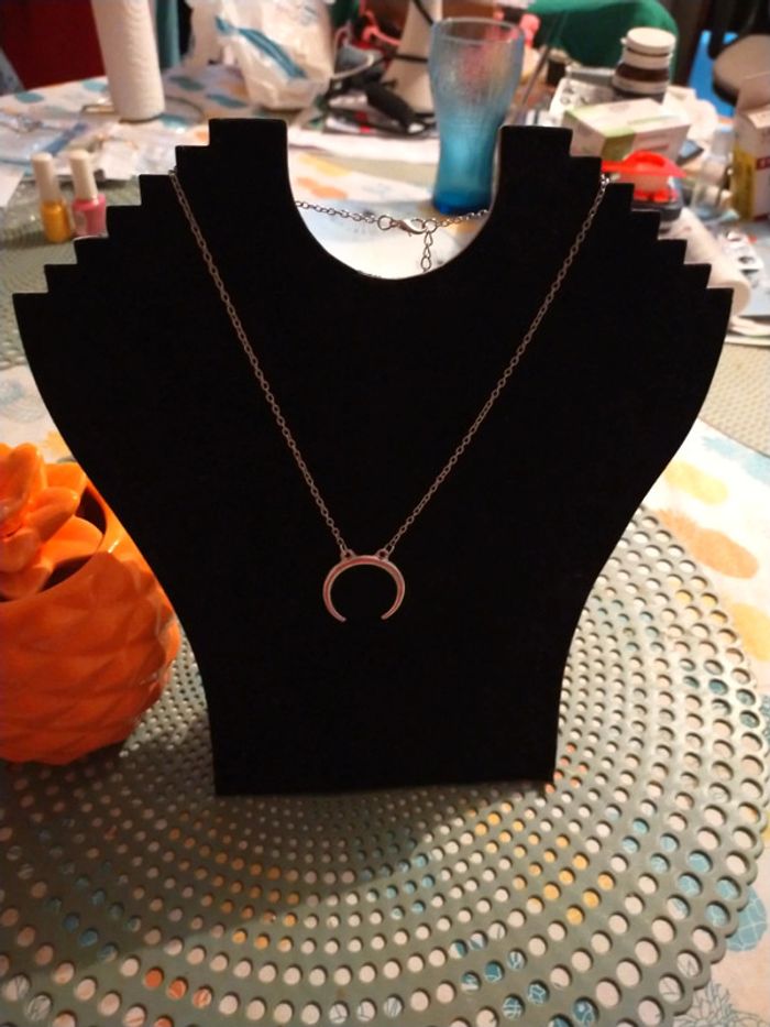 Joli pendentif en forme de lune - photo numéro 3