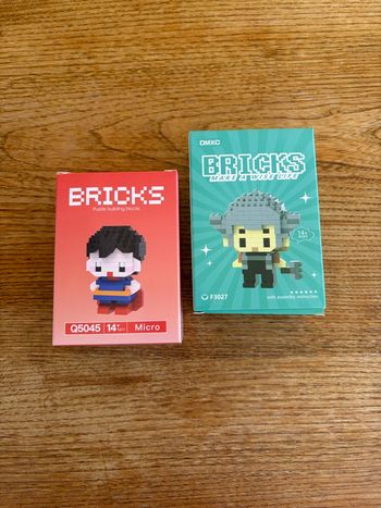 Lot 2 mini figurines BRICKS type LEGO ( Superman & Thor )