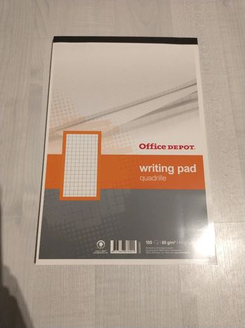 Bloc notes bureau sans feuille petit carreaux 21 x 29,7 marque Office depot