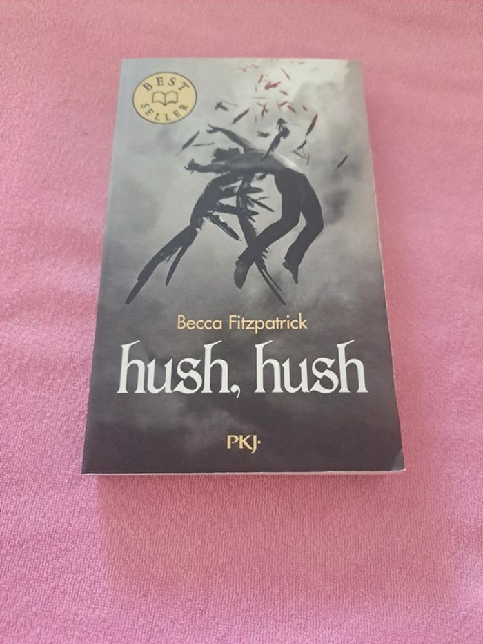 Livre hush, hush