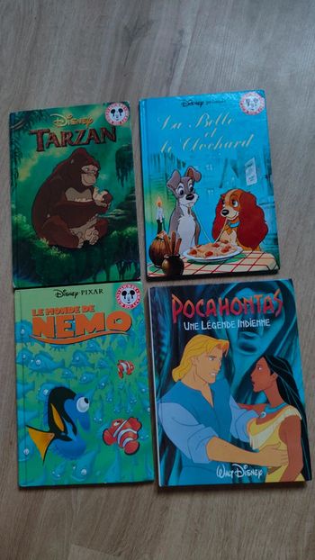 Lot de 4 livres disney