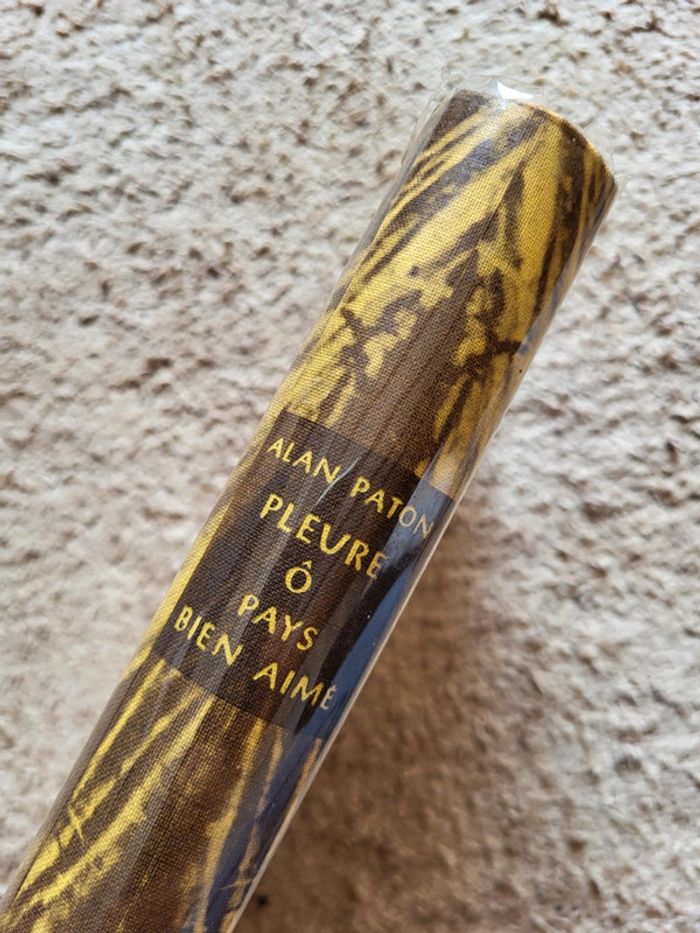 Pleure, ô pays bien-aimé d'Alan Paton - Club du Livre Religieux, exemplaire numéroté - photo numéro 2