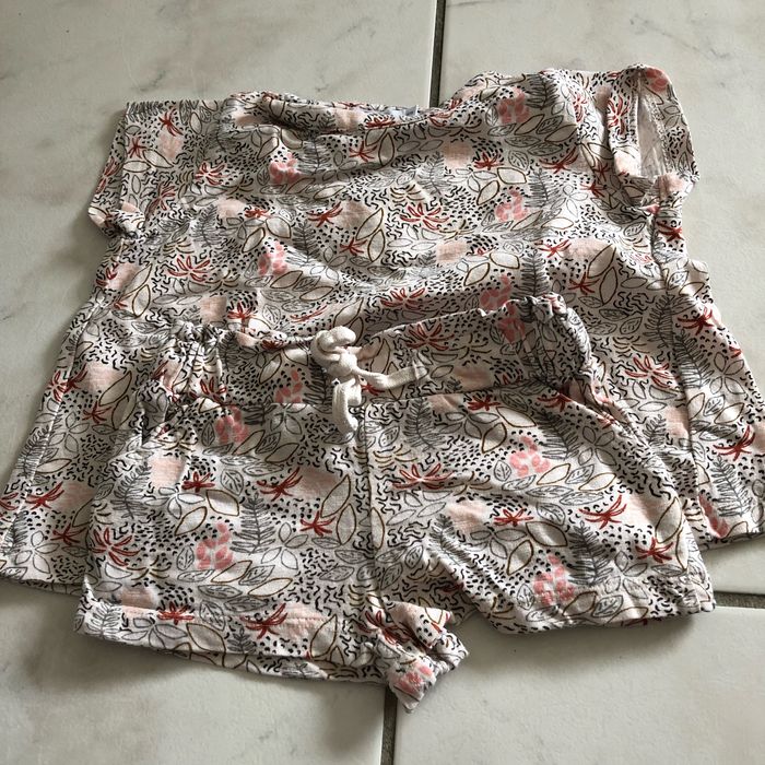 Ensemble taille 6 mois