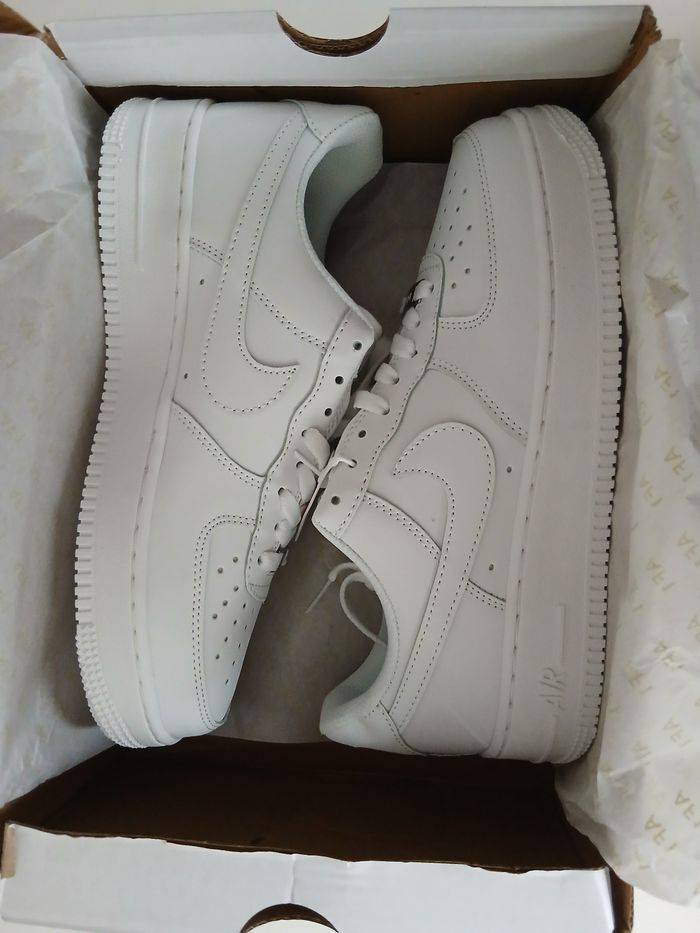 Paire de baskets nike air force 1 neuves emballées - photo numéro 10