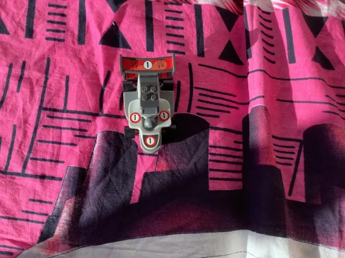 Voiture type lego Mc donald’s - photo numéro 4