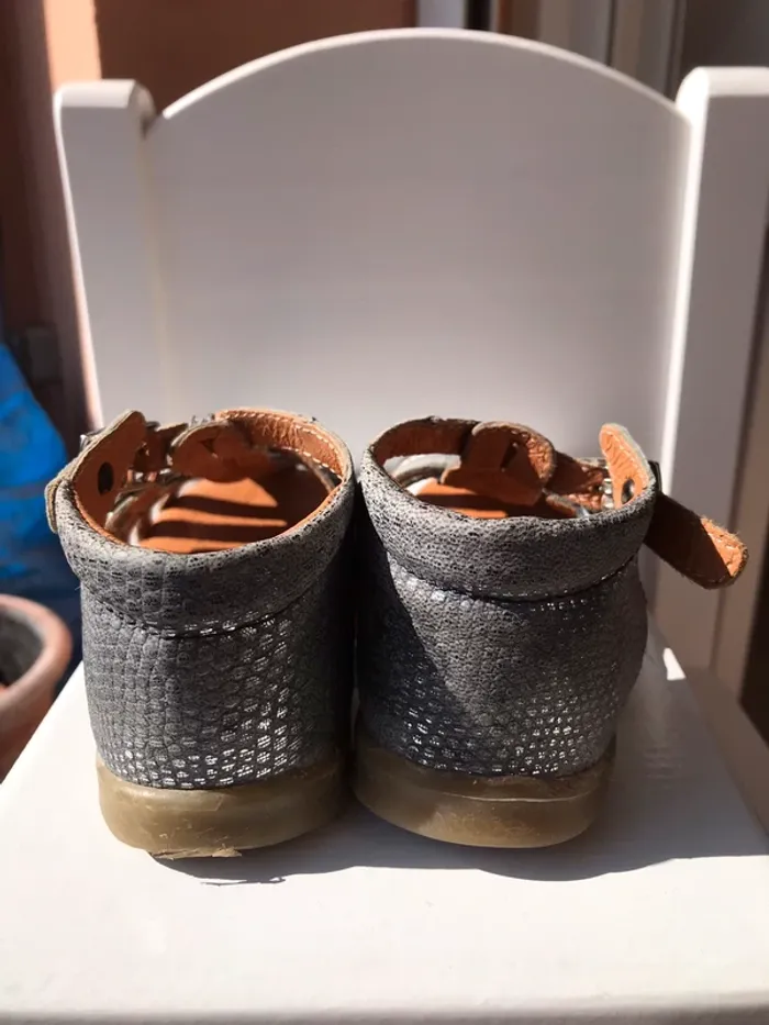 Sandales GBB couleur bleu marine pointure 26 - photo numéro 5