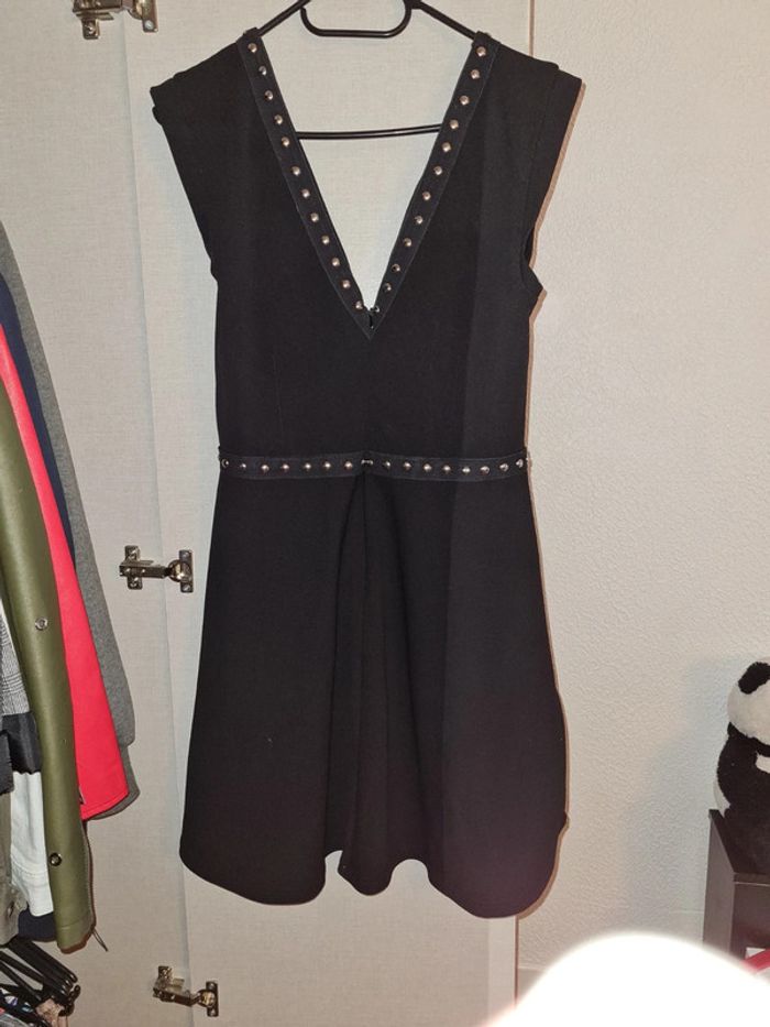 Robe très décolté - photo numéro 3