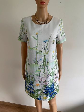 Robe blanche et fleurie à manches courtes Molly Bracken taille S jamais portée